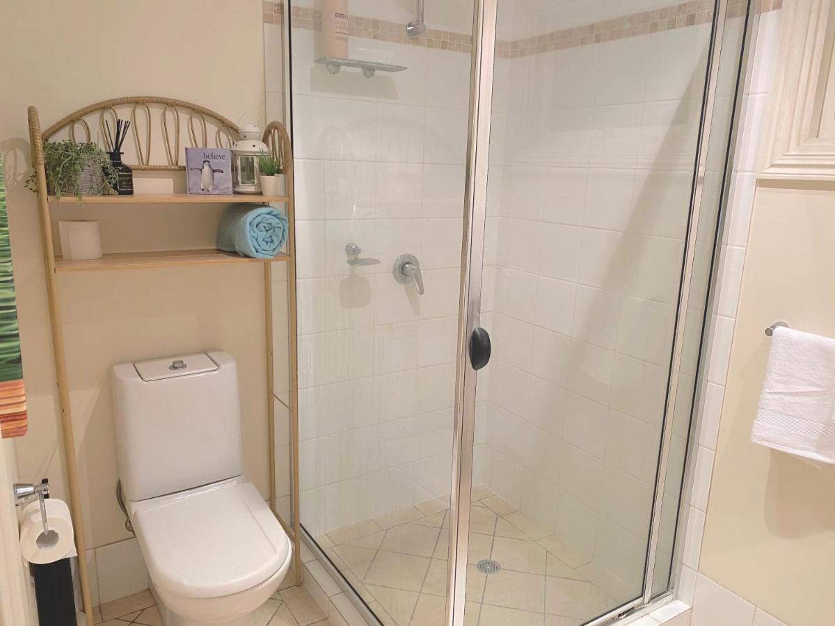 Guest house Cosy Haven For Females Only Or Females & Child/ren