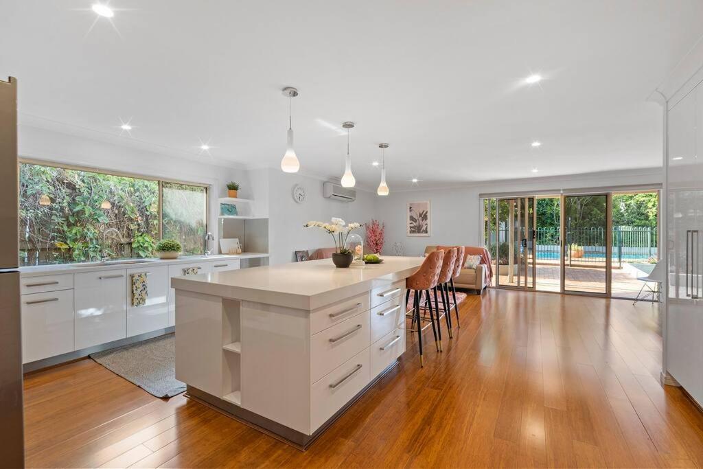 Designer's With Pool * Brisbane