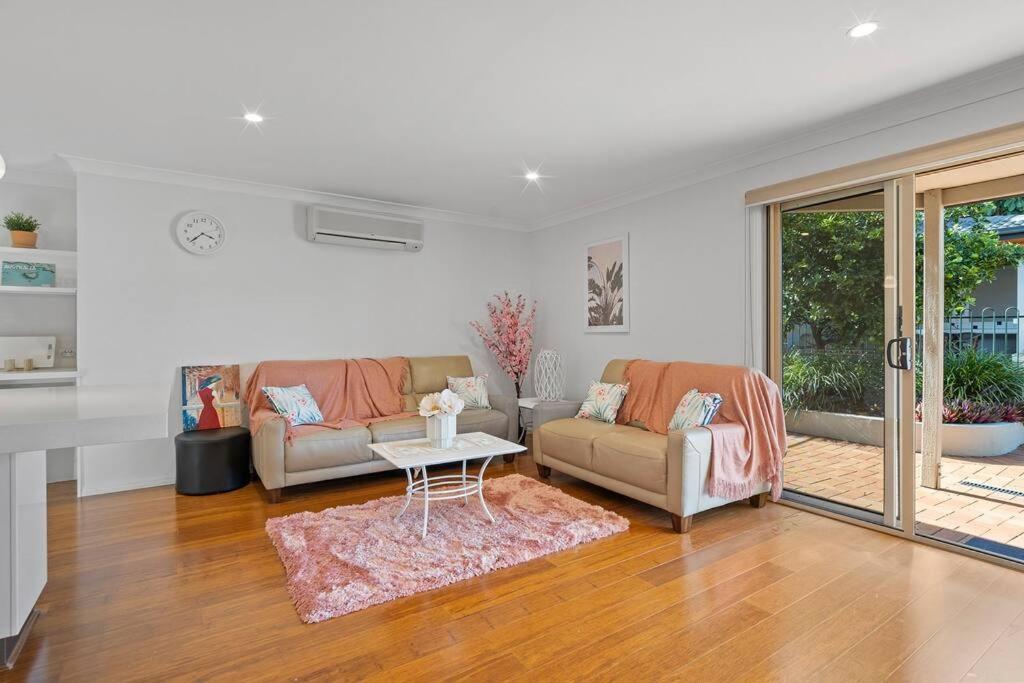 Designer's With Pool * Brisbane