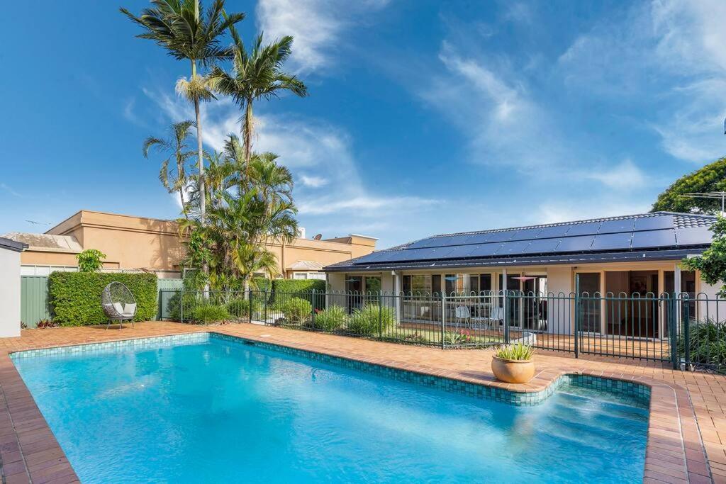 Designer's With Pool *