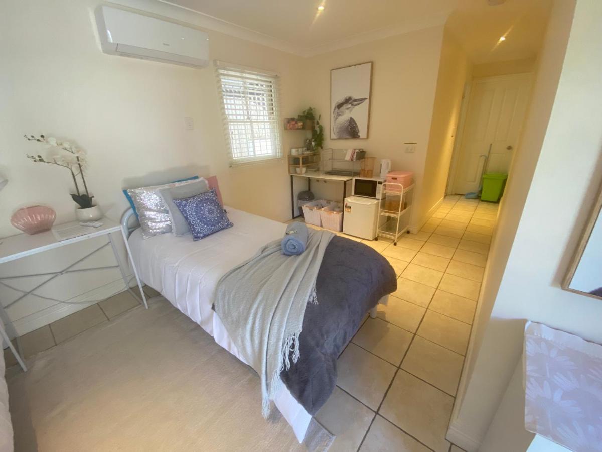 Cosy Haven For Females Only Or Females & Child/ren *