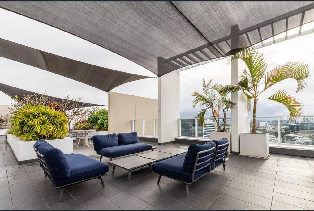 Apartment Fortitude Valley View 1b1b W Shared Pool Gym *