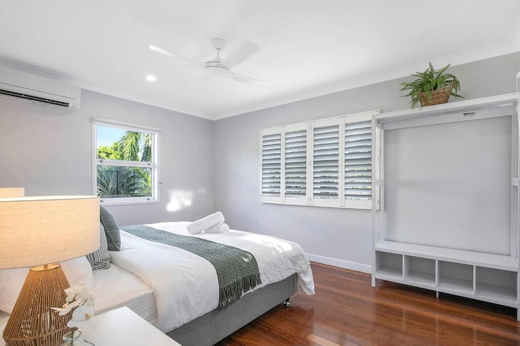 Oasis+spa Tennis Court * Brisbane