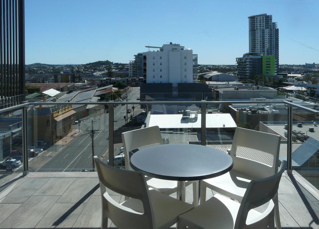 Direct - Governor Brisbane