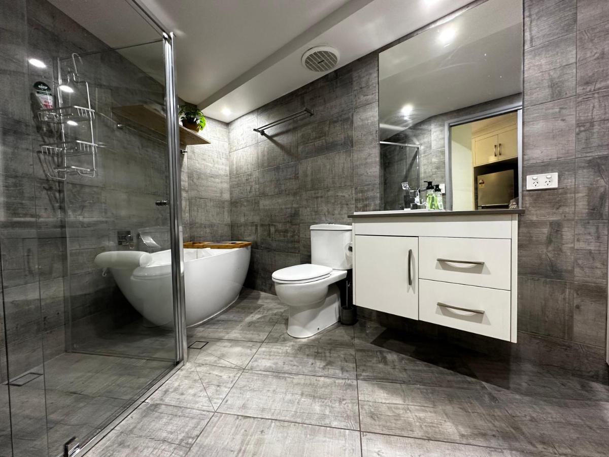 Central, Leafy & Modern 3-bedroom Apartamento Brisbane
