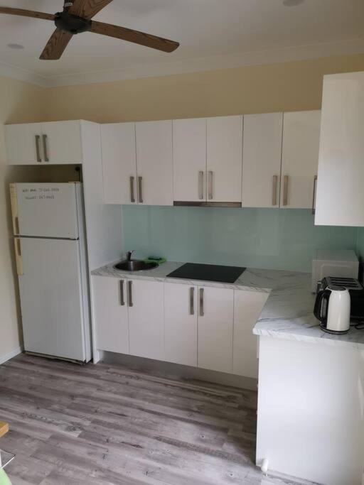 Detached 2 Bdr 2 Storey Granny Flat Close To Shopping Centre Holiday home Brisbane