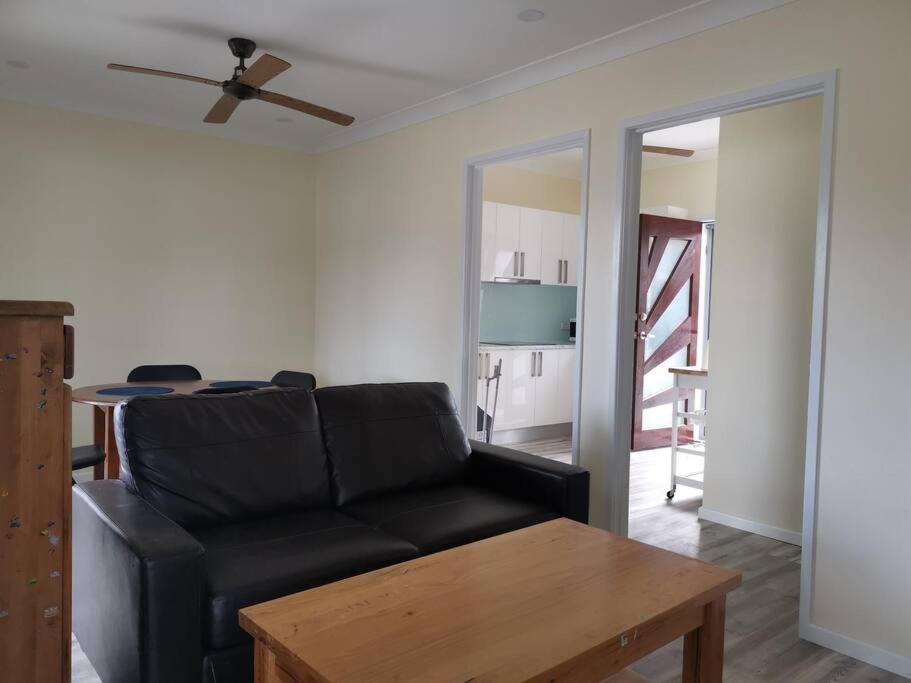 Detached 2 Bdr 2 Storey Granny Flat Close To Shopping Centre * Brisbane