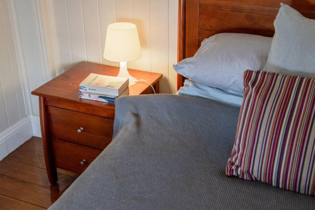Quaint & Cosy 1 Bedroom In Queenslander.