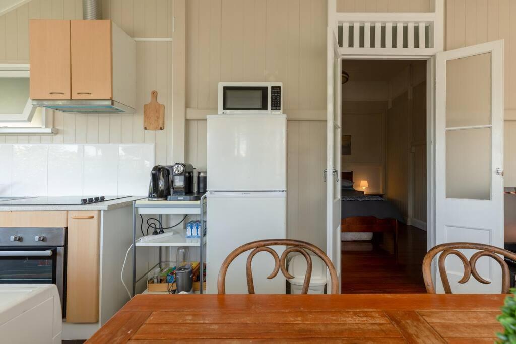 Quaint & Cosy 1 Bedroom In Queenslander. Apartment Brisbane