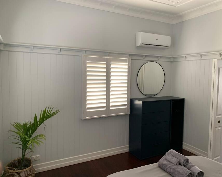 Holiday home Charming 1920's 4br Freestanding Plantation Qldr. Brisbane