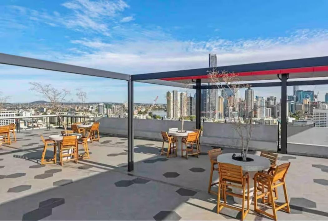 New 3 Bed Penthouse Style Complex Apartment Brisbane