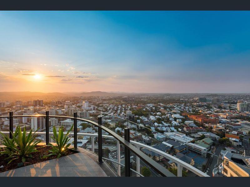Lvl29 Rooftop Pool Carpark Netflix By Stylish