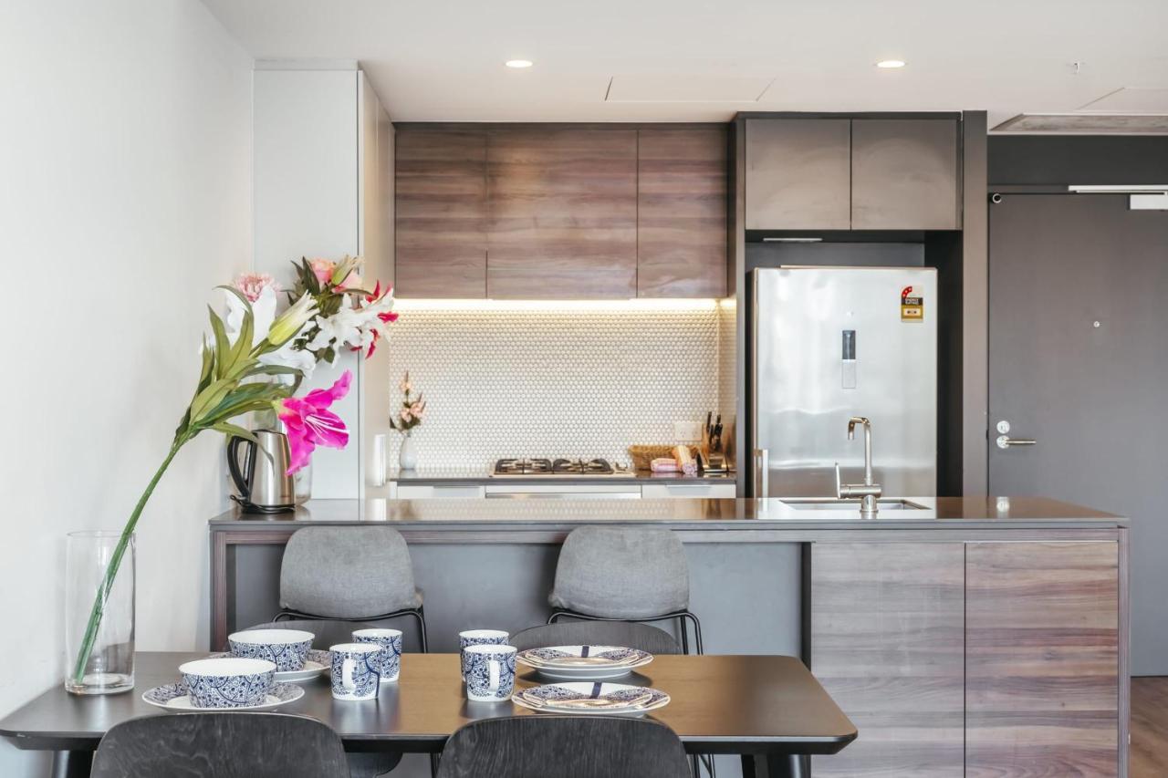 Riverview W Modern Design At South Bank Apartment