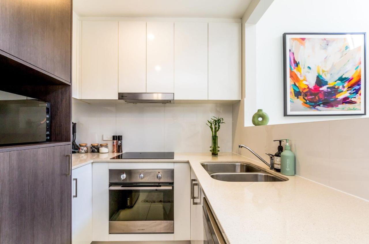 Luxurious 3bdr Townhouse In Great Location *