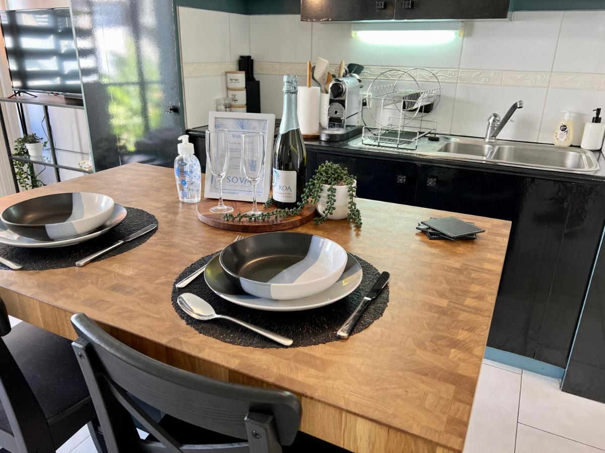 Apartment Stylish W/ Free Access To Park & Pool