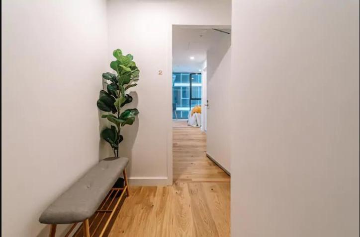 Modern Compact Separate Bathroom Apartment