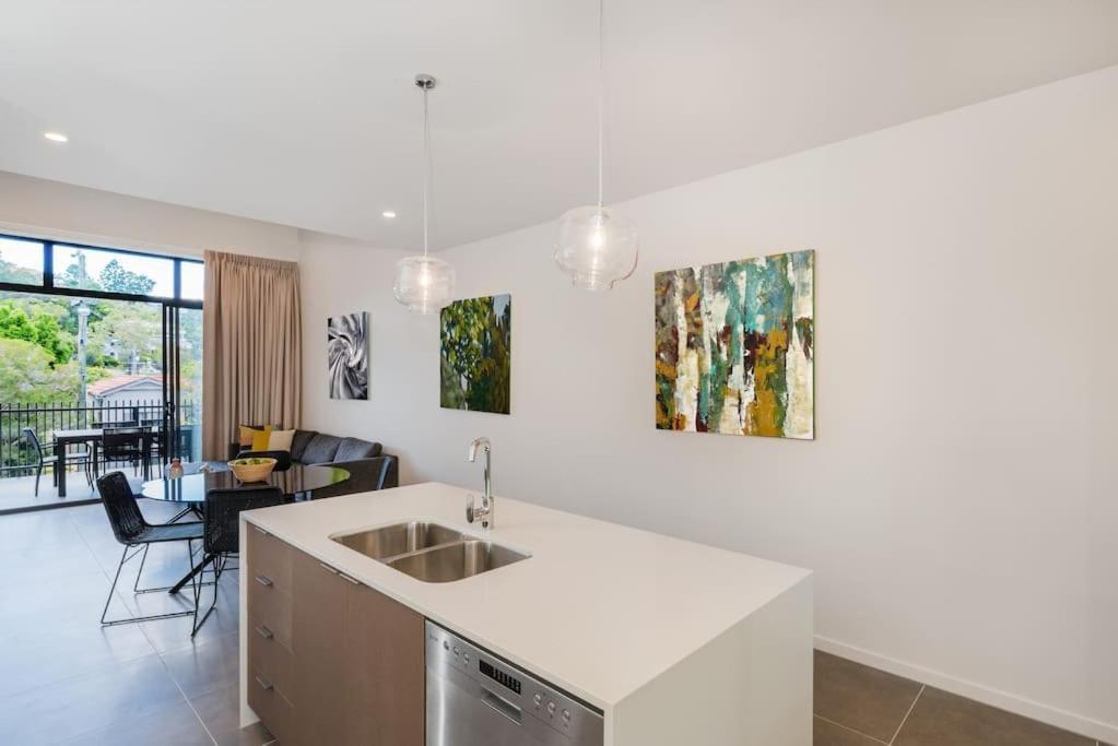H6b - Round About Bulimba Apartment Brisbane