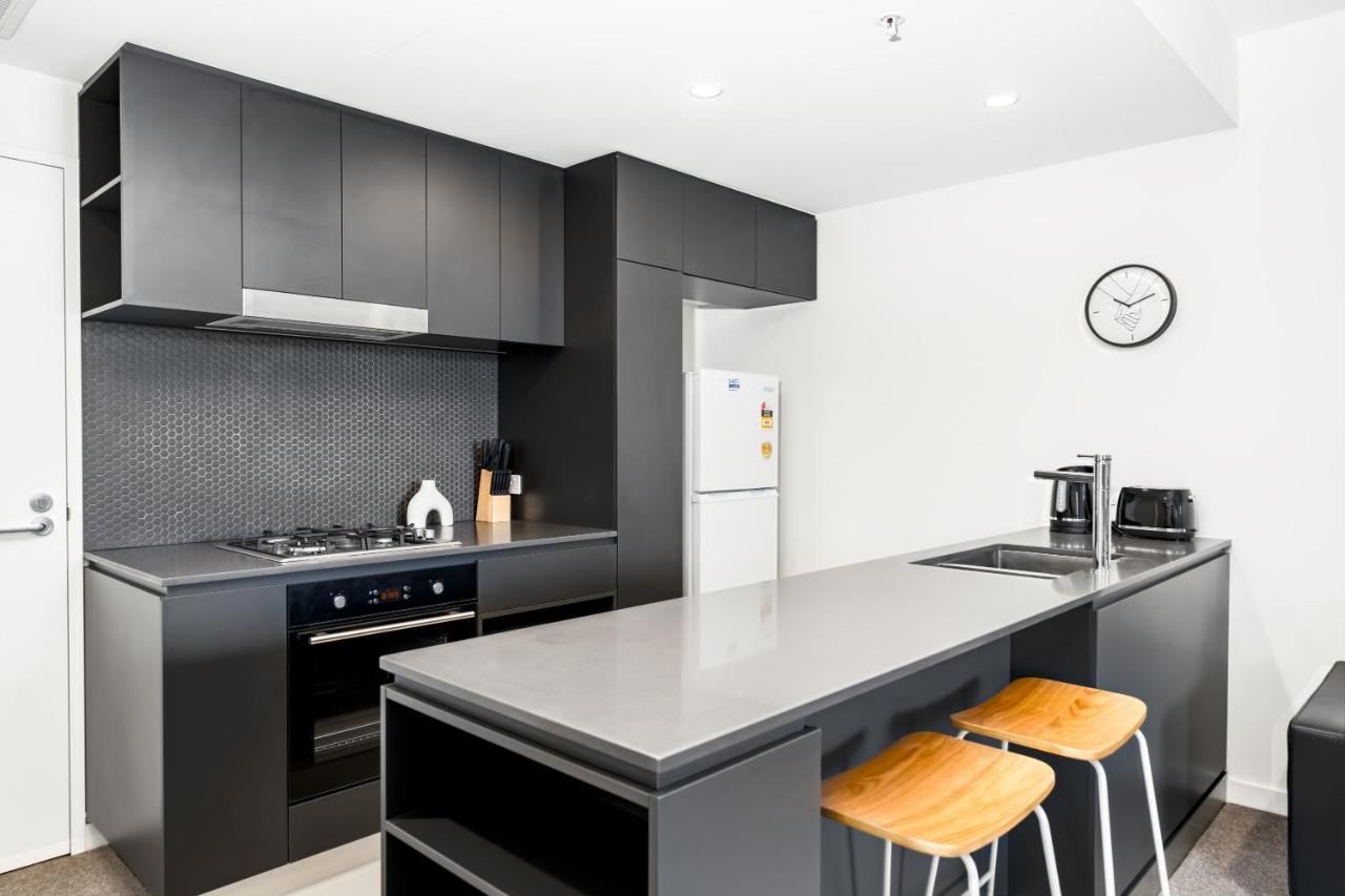 Brandnew Spacious And Stunning 1bed Apartment *