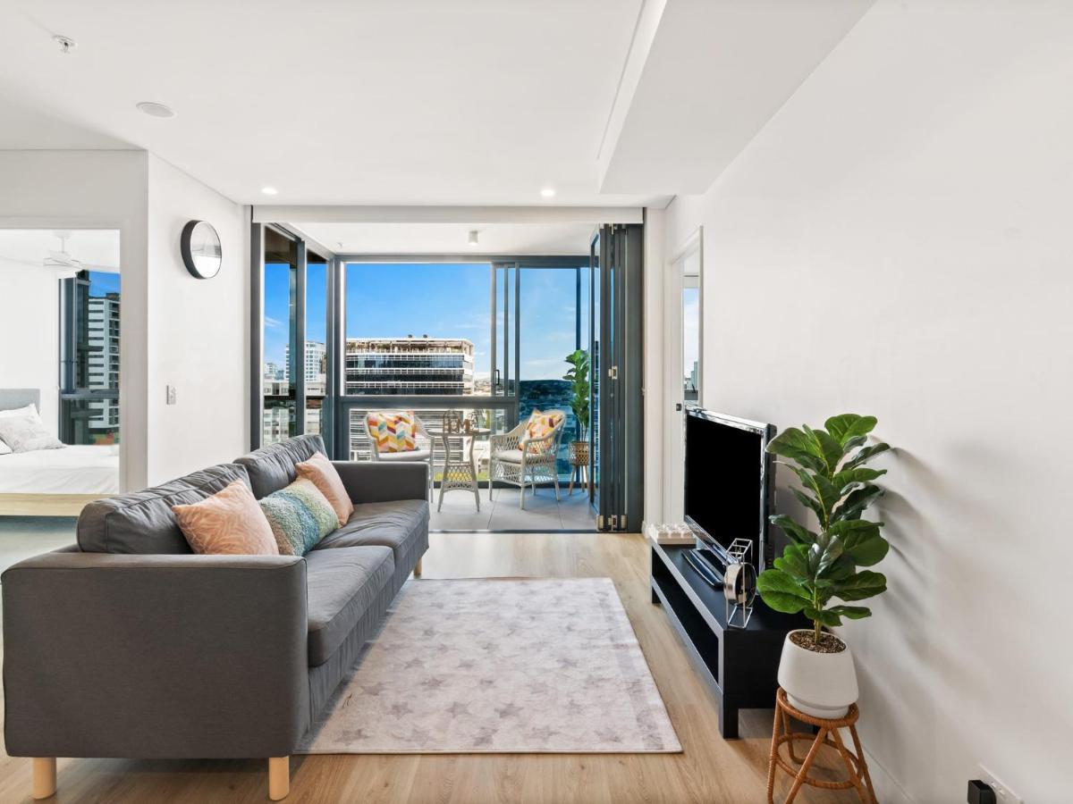 Heart Of The Valley Chic High Level 2br * Brisbane