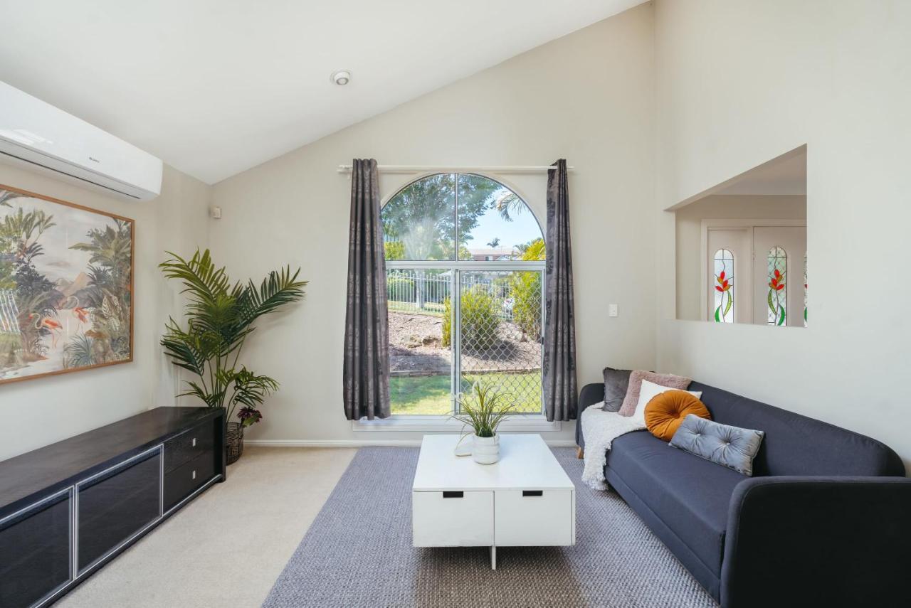 Spacious Newly Redecorated 5bd Family Holiday home *