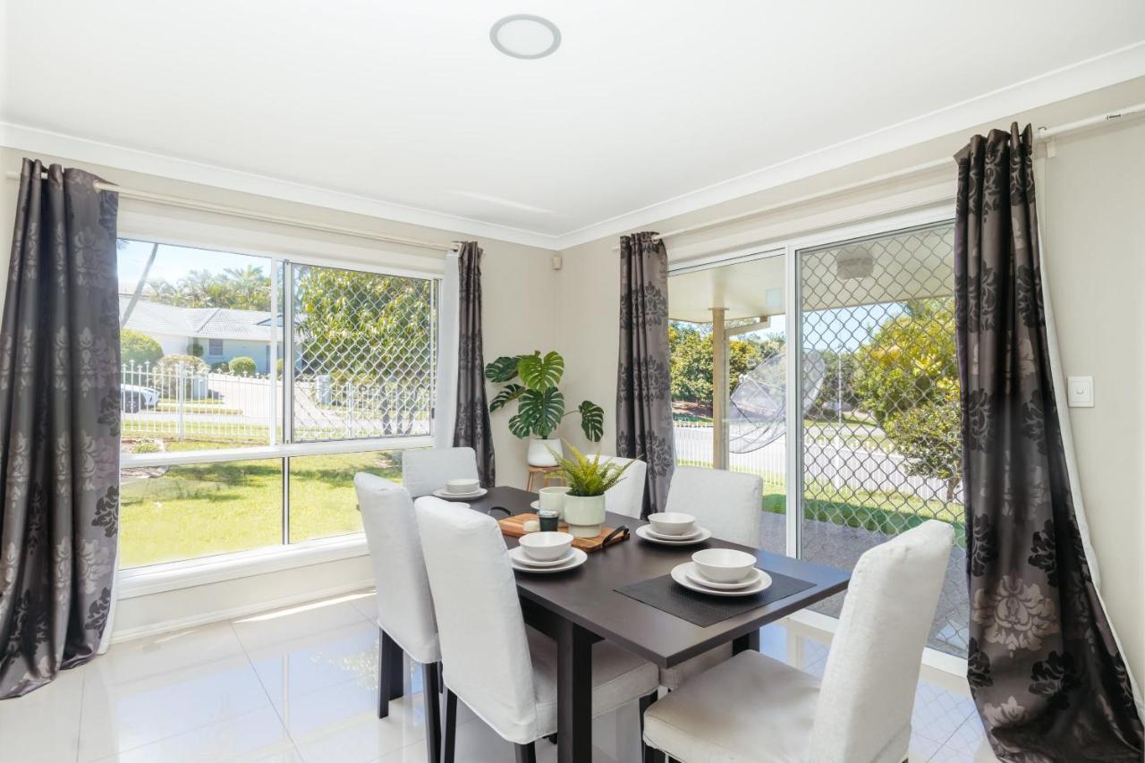 Spacious Newly Redecorated 5bd Family *