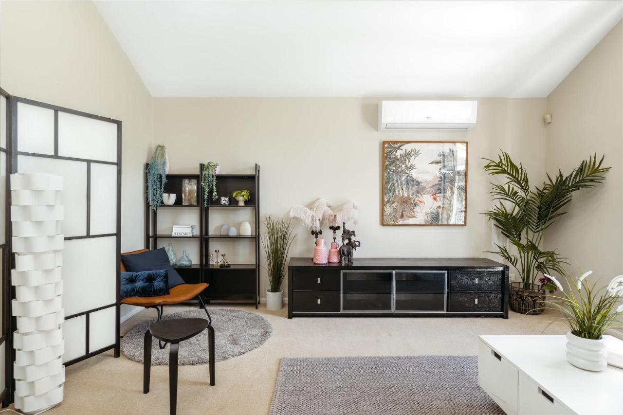 Spacious Newly Redecorated 5bd Family *