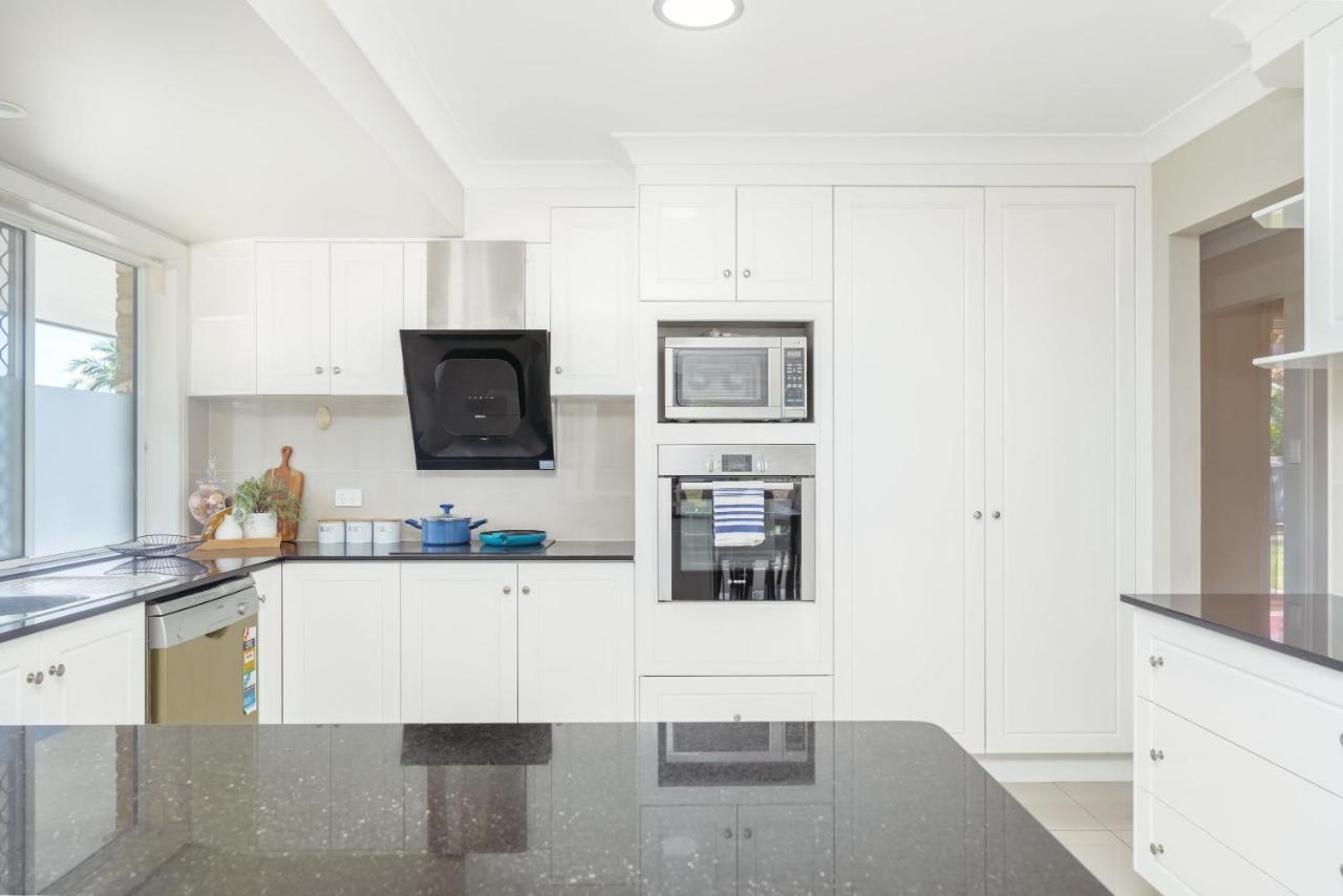 Spacious Newly Redecorated 5bd Family * Brisbane