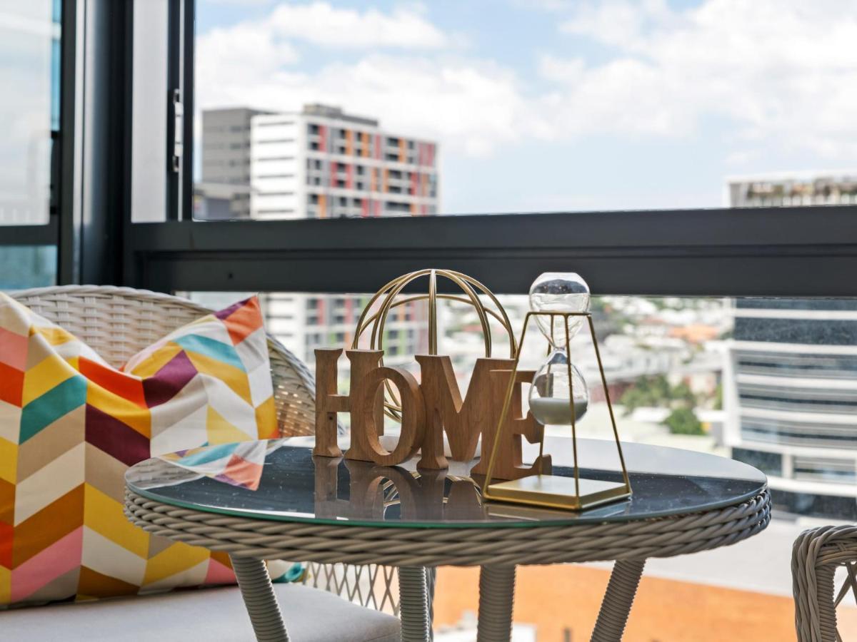 Apartment Heart Of The Valley Chic High Level 2br
