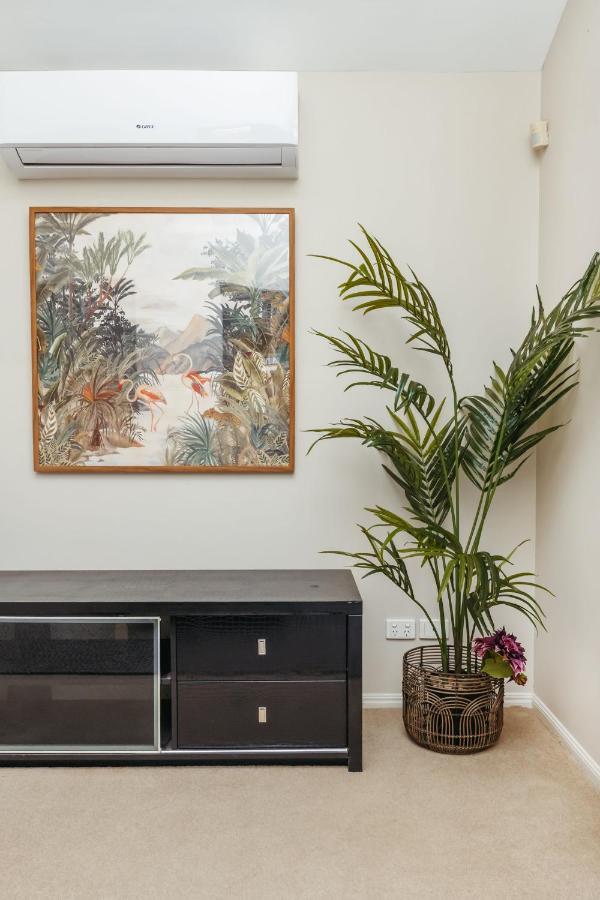 Spacious Newly Redecorated 5bd Family Holiday home Brisbane