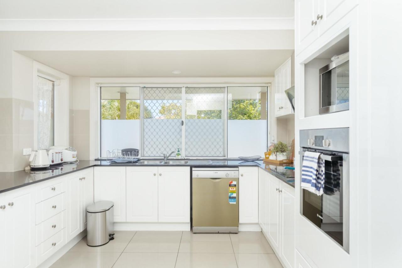 Spacious Newly Redecorated 5bd Family Holiday home