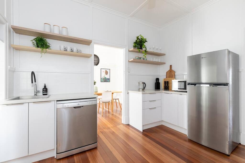 Pet Friendly Family 3km To Cbd Holiday home Brisbane