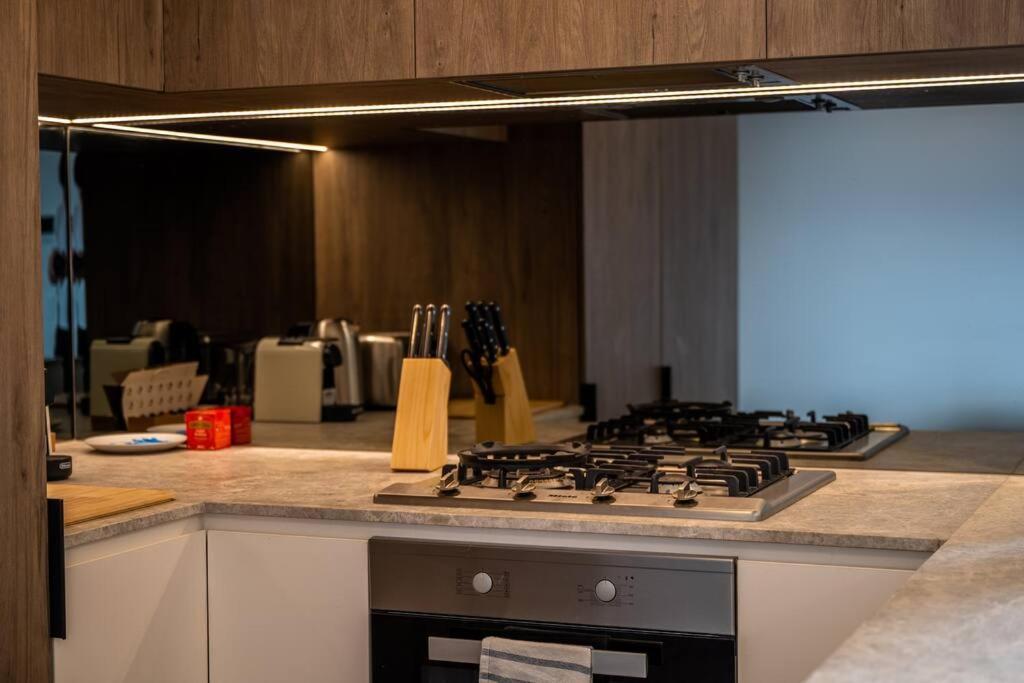 Luxury High-rise Apt With Pool And Parking Apartment Brisbane