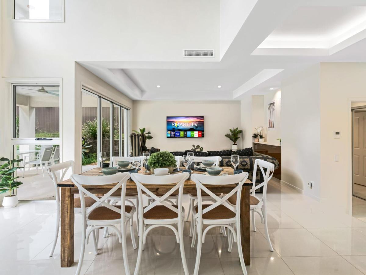 Luxury Hilltop Brand-new 5bd * Brisbane