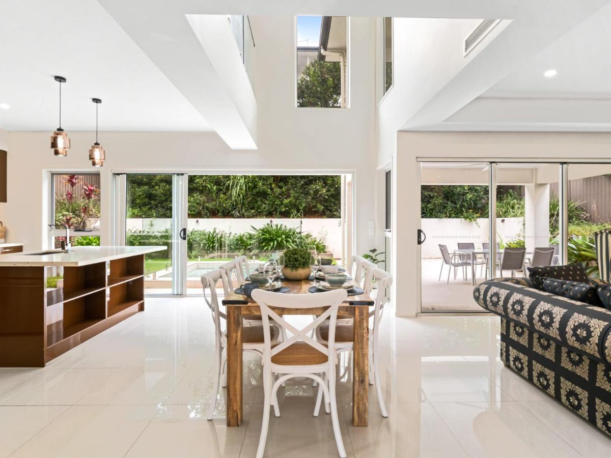 Luxury Hilltop Brand-new 5bd Holiday home *