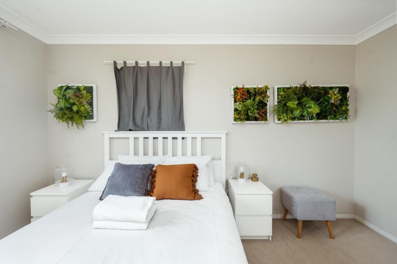 Spacious Newly Redecorated 5bd Family *