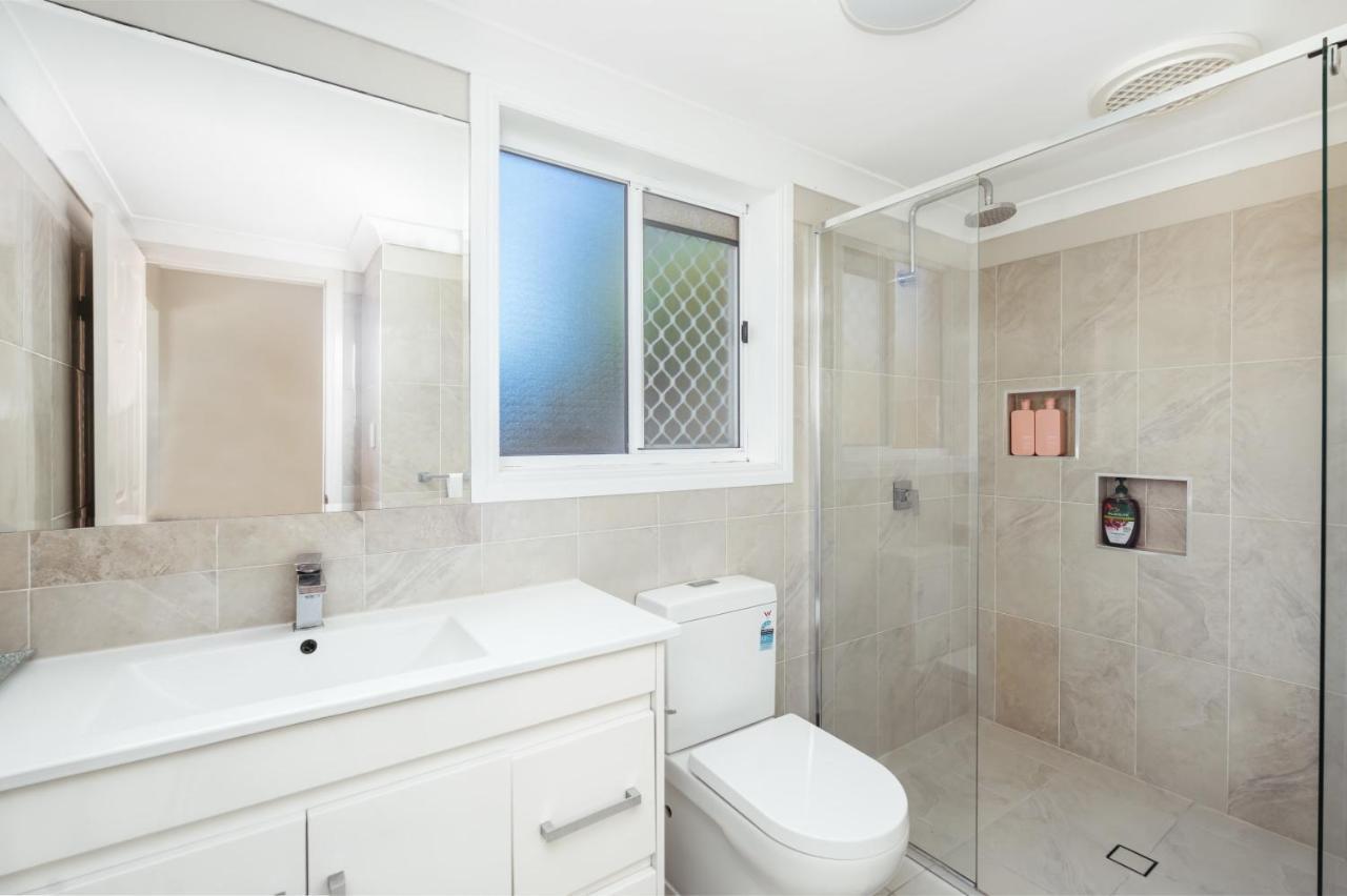 Spacious Newly Redecorated 5bd Family Holiday home Brisbane