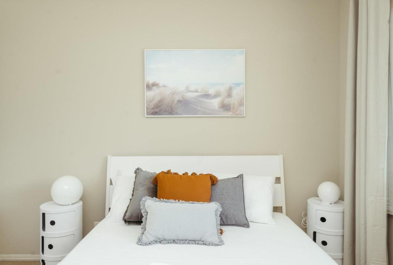 Spacious Newly Redecorated 5bd Family Holiday home