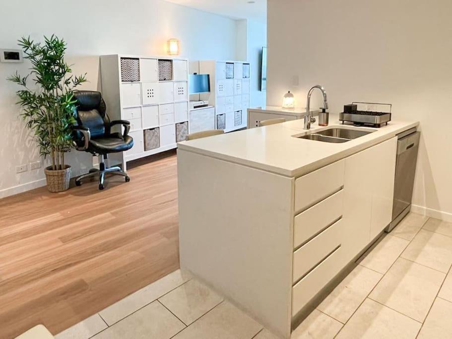 Executive River View 1 King Bed Cbd W Car Park Brisbane
