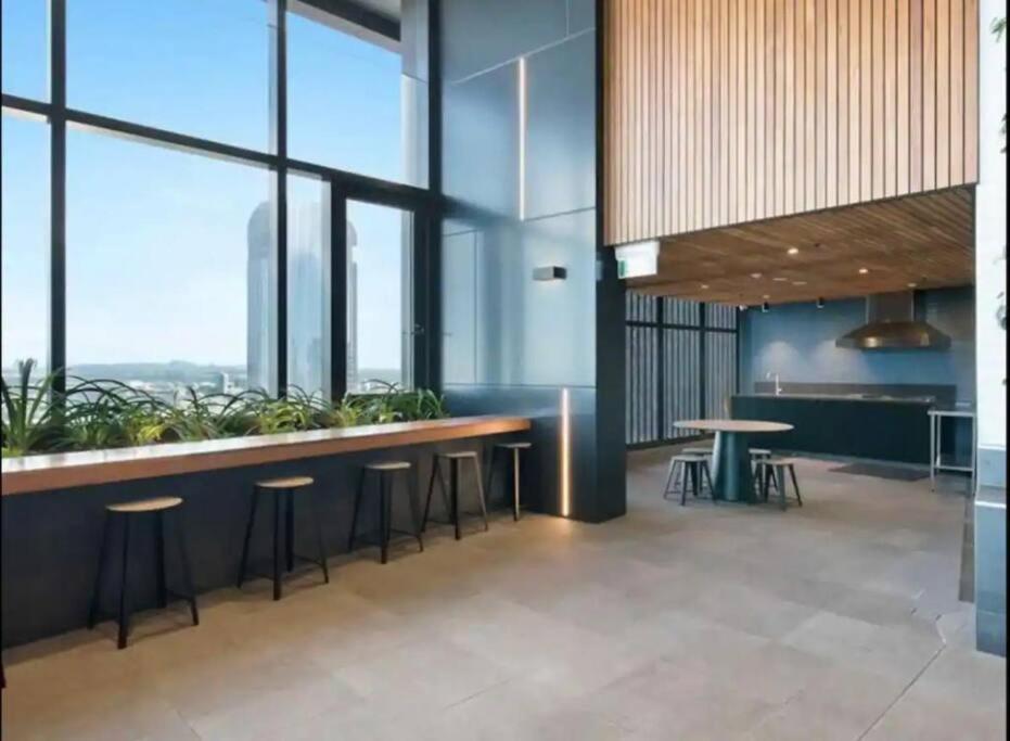Executive River View 1 King Bed Cbd W Car Park
