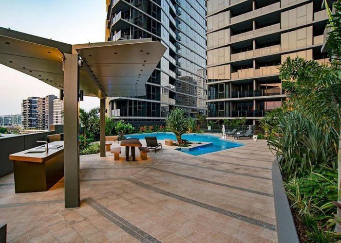 Great Views Pool High Level Boutique With Carpark *