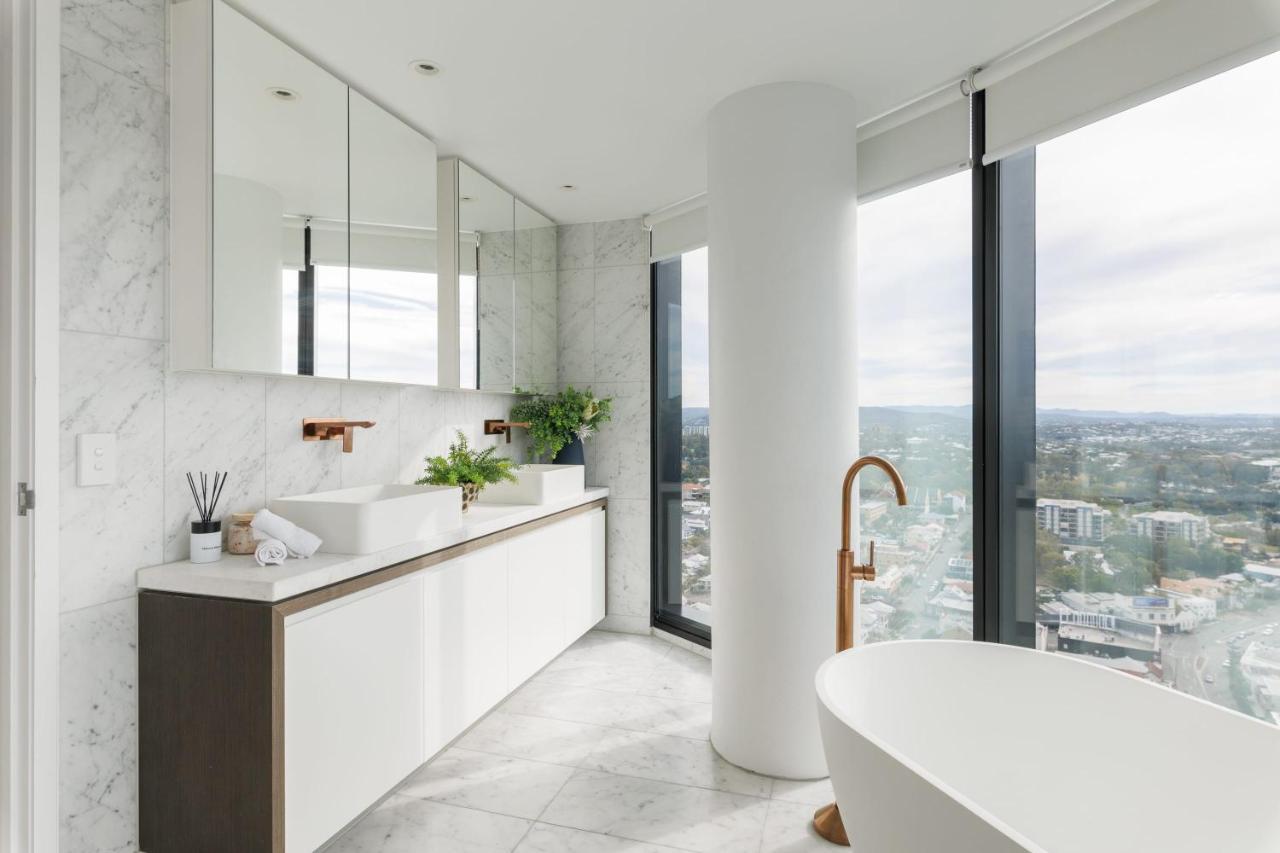 Luxurious 3 Bed Fortitude Valley Penthouse Retreat Apartment *