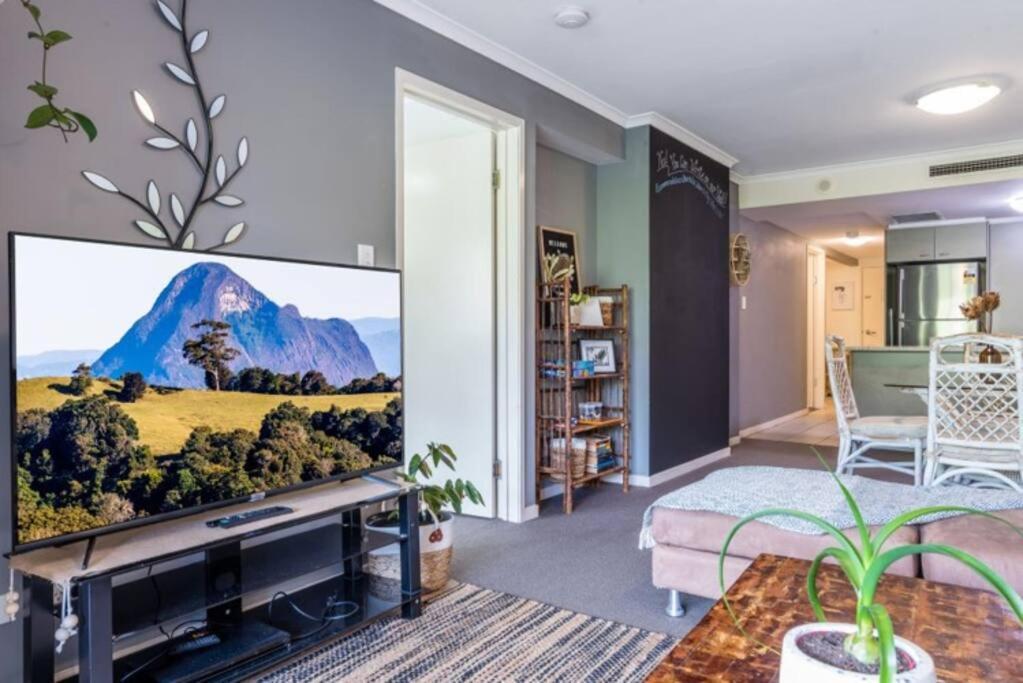 Apartment Urban Comfort Apt With Pool And Car Park *