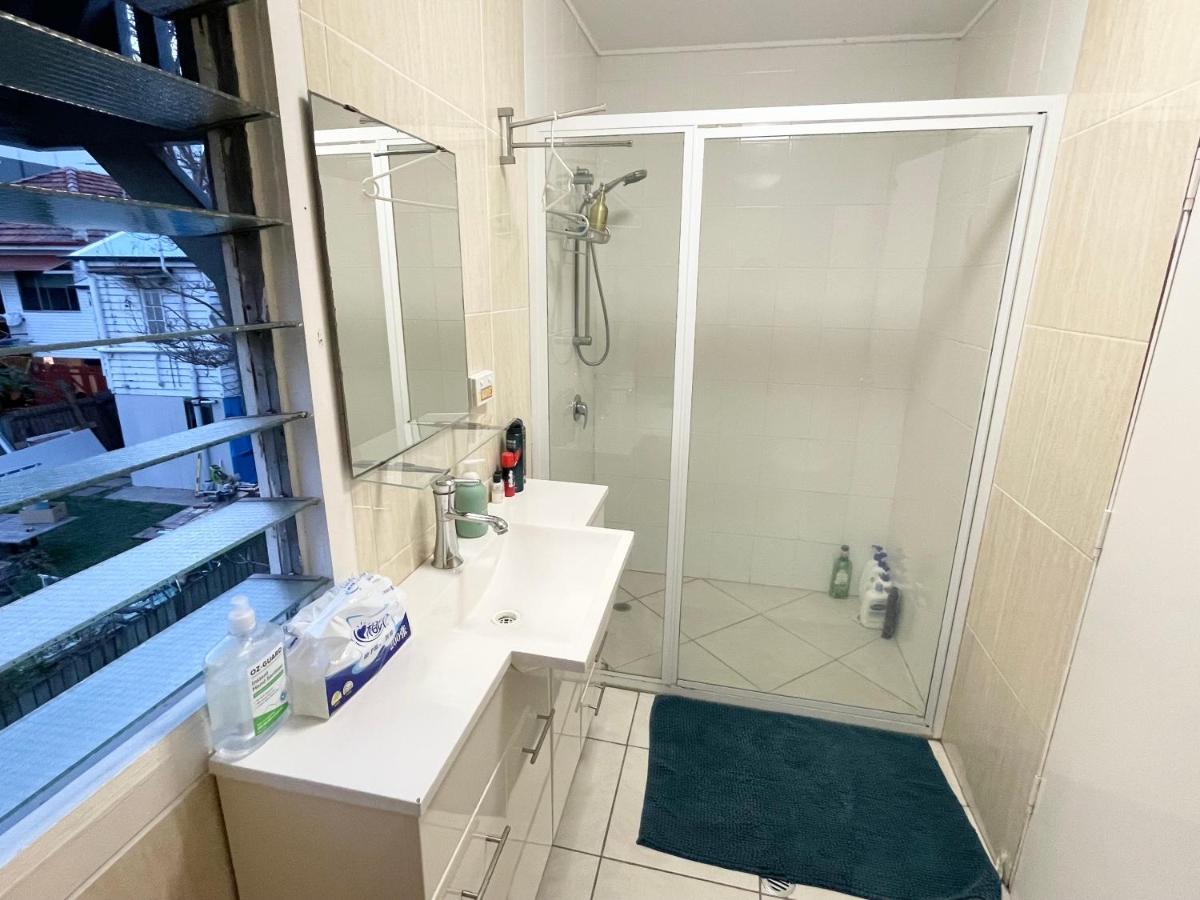 197 Shafston Ave Kangaroo Point Qld 4169 Homestay