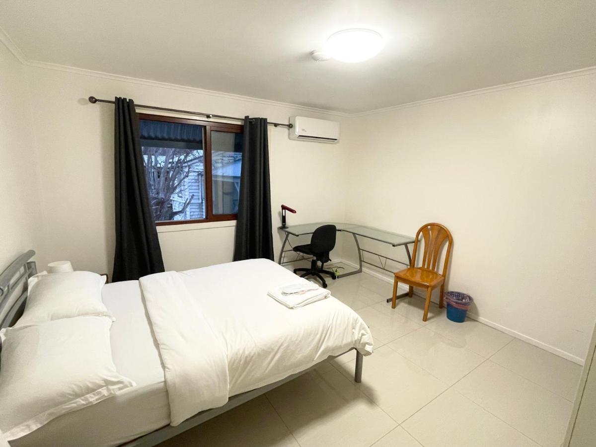 197 Shafston Ave Kangaroo Point Qld 4169 *