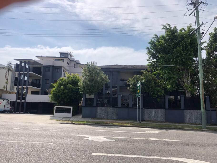 2br + 2 Bathroom Ground Unit, 40% Discount On Monthly * Brisbane