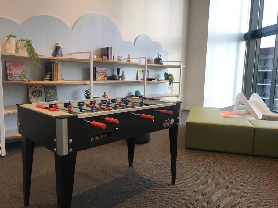 New Modern + Gym+ Pool *