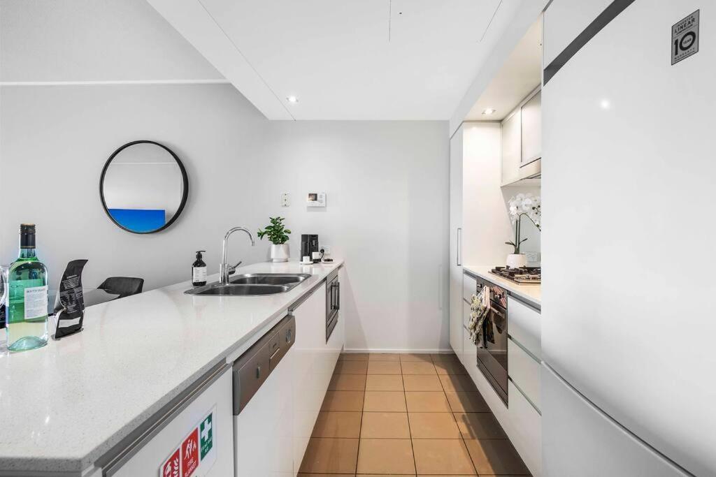 Luxe 3-bd, Views, Pool, Car Park Apartment