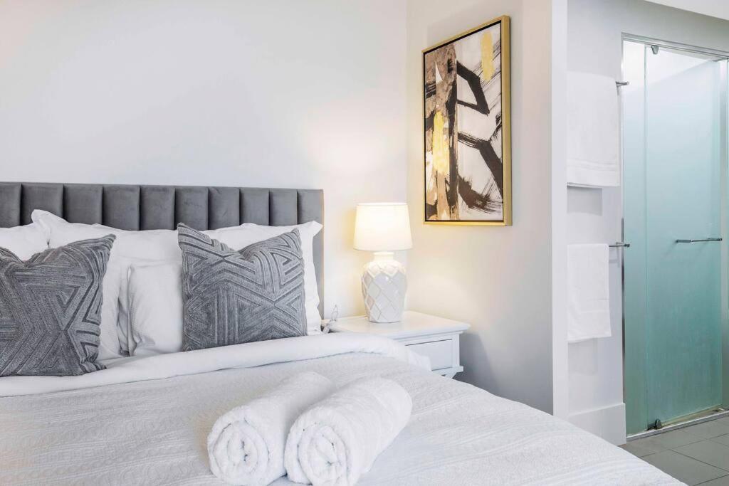 Luxe 3-bd, Views, Pool, Car Park * Brisbane