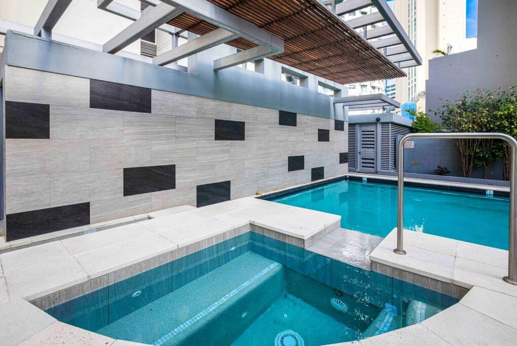 Luxe 3-bd, Views, Pool, Car Park Brisbane