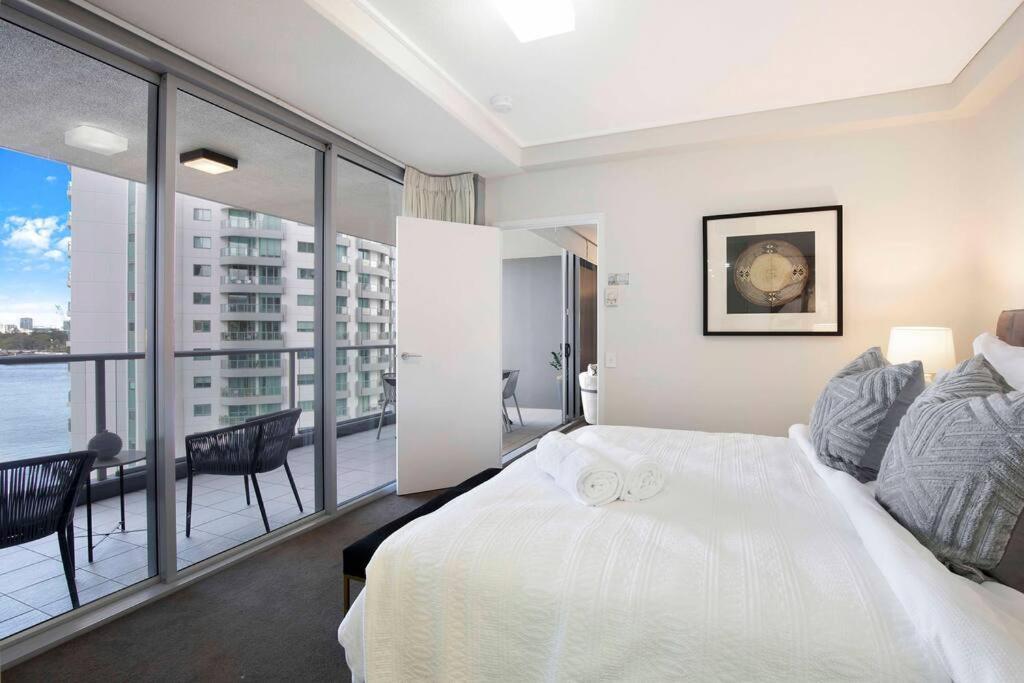 Luxe 3-bd, Views, Pool, Car Park Brisbane
